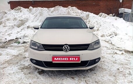 Volkswagen Jetta VI, 2013 год, 1 200 000 рублей, 1 фотография
