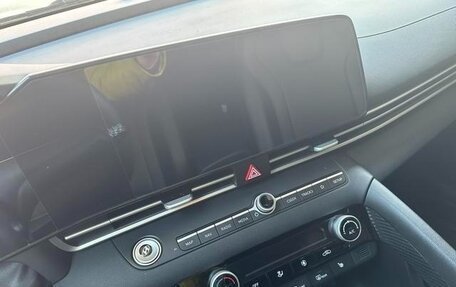 Hyundai Elantra, 2023 год, 1 550 000 рублей, 14 фотография