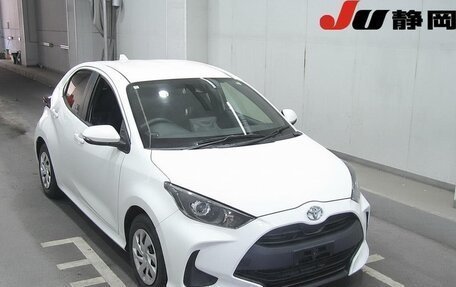 Toyota Yaris, 2022 год, 950 230 рублей, 1 фотография