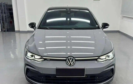 Volkswagen Golf VIII, 2022 год, 1 630 000 рублей, 2 фотография