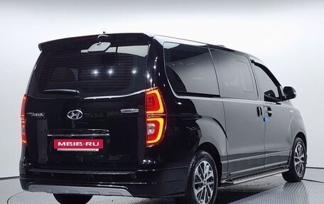 Hyundai Grand Starex Grand Starex I рестайлинг 2, 2020 год, 3 090 000 рублей, 6 фотография