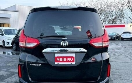 Honda Freed II, 2017 год, 1 290 002 рублей, 3 фотография