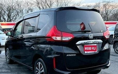 Honda Freed II, 2017 год, 1 290 002 рублей, 5 фотография