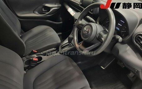 Toyota Yaris, 2022 год, 950 230 рублей, 4 фотография