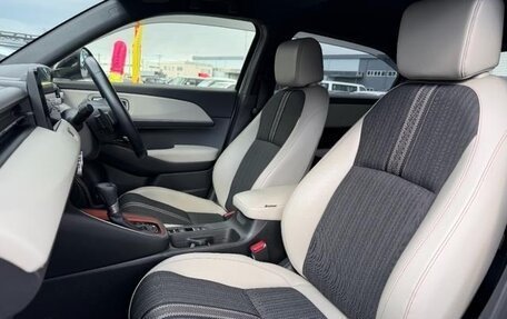 Honda Vezel, 2022 год, 1 800 000 рублей, 10 фотография