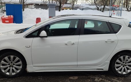 Opel Astra J, 2011 год, 670 000 рублей, 3 фотография