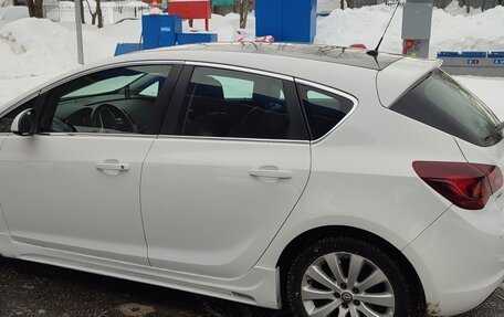 Opel Astra J, 2011 год, 670 000 рублей, 6 фотография