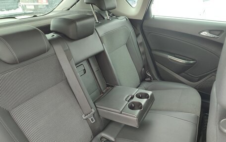 Opel Astra J, 2011 год, 670 000 рублей, 13 фотография