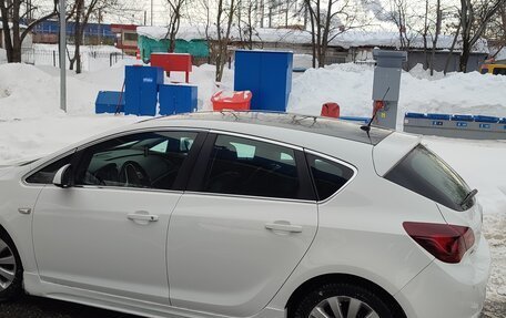 Opel Astra J, 2011 год, 670 000 рублей, 9 фотография