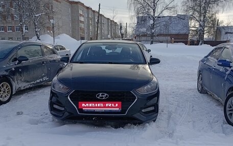 Hyundai Solaris II рестайлинг, 2019 год, 950 000 рублей, 2 фотография