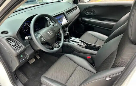 Honda Vezel, 2022 год, 1 450 004 рублей, 10 фотография