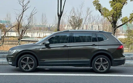 Volkswagen Tiguan II, 2022 год, 1 670 000 рублей, 4 фотография