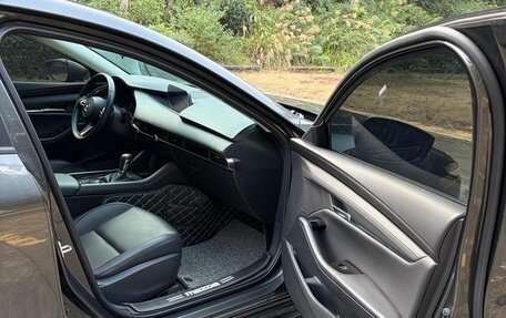 Mazda 3, 2022 год, 1 400 000 рублей, 11 фотография