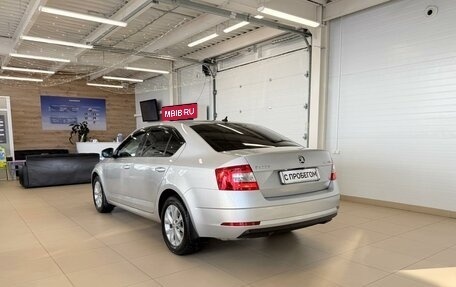 Skoda Octavia, 2018 год, 1 999 000 рублей, 4 фотография