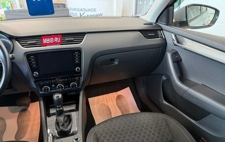 Skoda Octavia, 2018 год, 1 999 000 рублей, 15 фотография