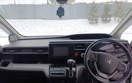 Honda Stepwgn IV, 2016 год, 1 830 000 рублей, 8 фотография