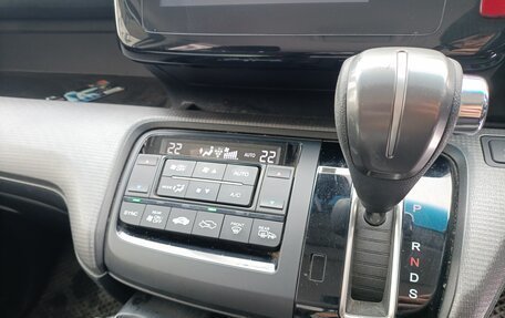 Honda Stepwgn IV, 2016 год, 1 830 000 рублей, 9 фотография