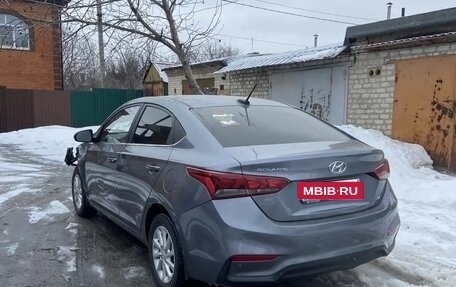 Hyundai Solaris II рестайлинг, 2018 год, 1 000 000 рублей, 2 фотография