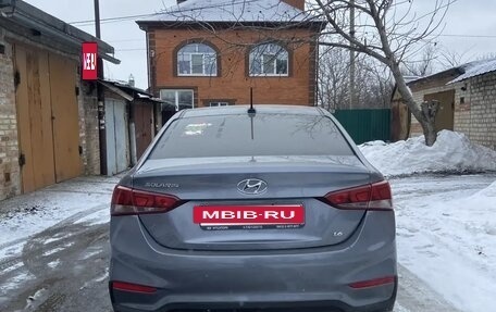 Hyundai Solaris II рестайлинг, 2018 год, 1 000 000 рублей, 3 фотография