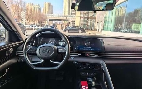 Hyundai Elantra, 2022 год, 1 600 000 рублей, 7 фотография