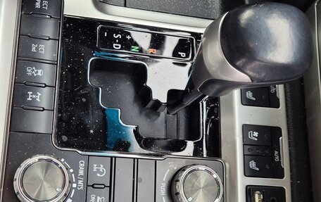 Toyota Land Cruiser 200, 2020 год, 6 200 000 рублей, 24 фотография