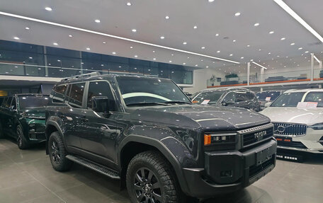 Toyota Land Cruiser Prado, 2024 год, 10 230 000 рублей, 2 фотография