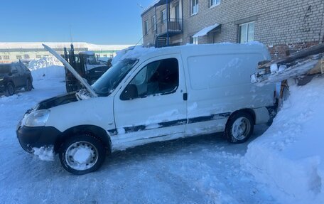 Peugeot Partner II рестайлинг 2, 2011 год, 490 000 рублей, 4 фотография