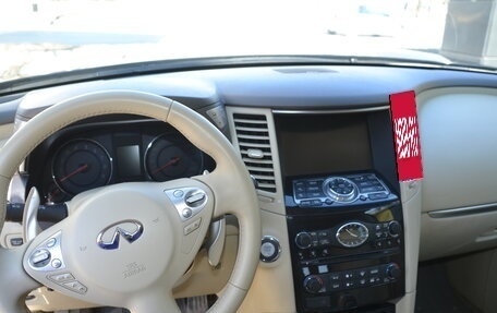 Infiniti FX II, 2011 год, 1 850 000 рублей, 4 фотография