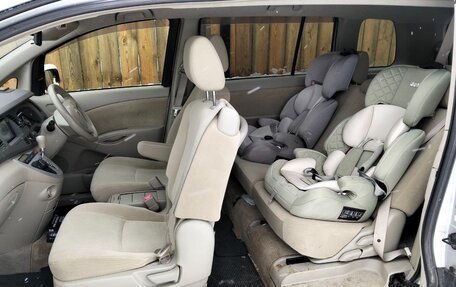 Toyota ISis I, 2013 год, 1 245 000 рублей, 5 фотография