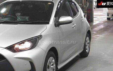 Toyota Yaris, 2021 год, 1 100 230 рублей, 2 фотография