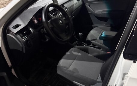 Skoda Rapid I, 2015 год, 590 000 рублей, 6 фотография