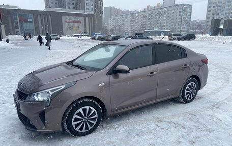 KIA Rio IV, 2021 год, 1 750 000 рублей, 2 фотография