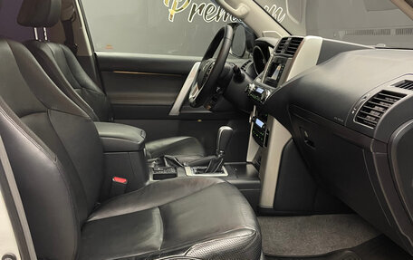 Toyota Land Cruiser Prado 150 рестайлинг 2, 2010 год, 3 000 000 рублей, 6 фотография