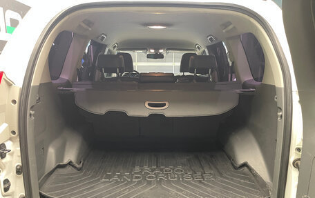 Toyota Land Cruiser Prado 150 рестайлинг 2, 2010 год, 3 000 000 рублей, 16 фотография