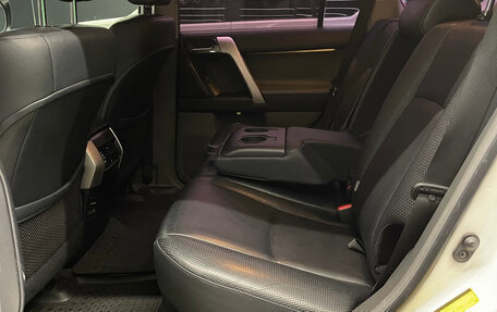 Toyota Land Cruiser Prado 150 рестайлинг 2, 2010 год, 3 000 000 рублей, 8 фотография