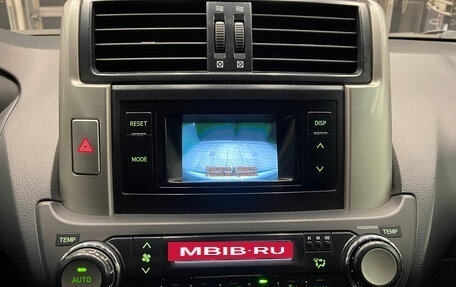 Toyota Land Cruiser Prado 150 рестайлинг 2, 2010 год, 3 000 000 рублей, 14 фотография