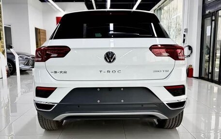 Volkswagen T-Cross I, 2022 год, 1 900 000 рублей, 11 фотография