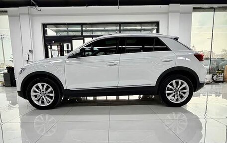 Volkswagen T-Cross I, 2022 год, 1 900 000 рублей, 9 фотография