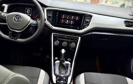 Volkswagen T-Cross I, 2022 год, 1 900 000 рублей, 23 фотография