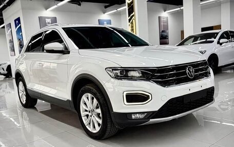 Volkswagen T-Cross I, 2022 год, 1 900 000 рублей, 21 фотография