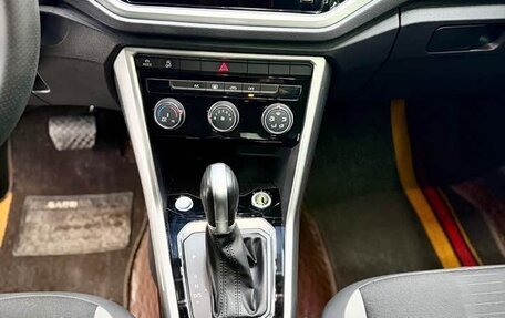 Volkswagen T-Cross I, 2022 год, 1 900 000 рублей, 18 фотография