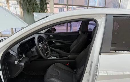 Hyundai Elantra, 2023 год, 1 521 000 рублей, 10 фотография