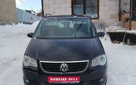 Volkswagen Touran III, 2007 год, 670 000 рублей, 1 фотография