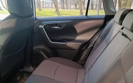 Toyota RAV4, 2021 год, 3 500 000 рублей, 3 фотография