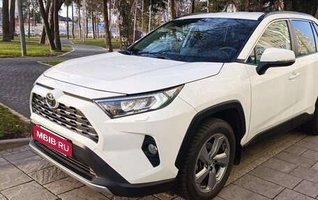 Toyota RAV4, 2021 год, 3 500 000 рублей, 11 фотография