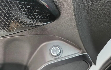 Chevrolet Trax, 2023 год, 1 783 017 рублей, 15 фотография