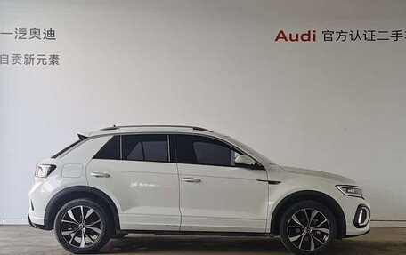 Volkswagen T-Cross I, 2023 год, 1 900 000 рублей, 13 фотография