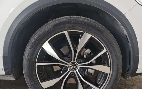 Volkswagen T-Cross I, 2023 год, 1 900 000 рублей, 15 фотография