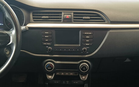 KIA Rio IV, 2018 год, 1 350 000 рублей, 15 фотография