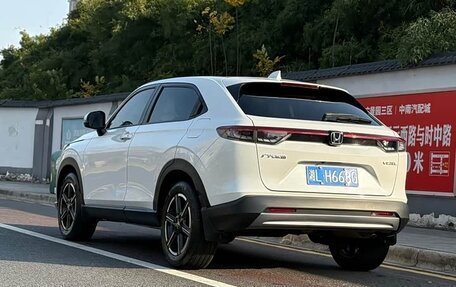 Honda Vezel, 2023 год, 2 070 000 рублей, 9 фотография